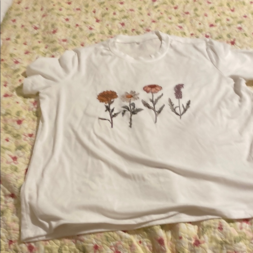 SHEIN Floral Graphic White Tee